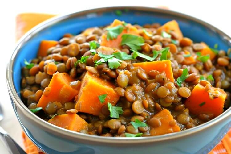 Ragoût de lentilles épicées et de patates douces